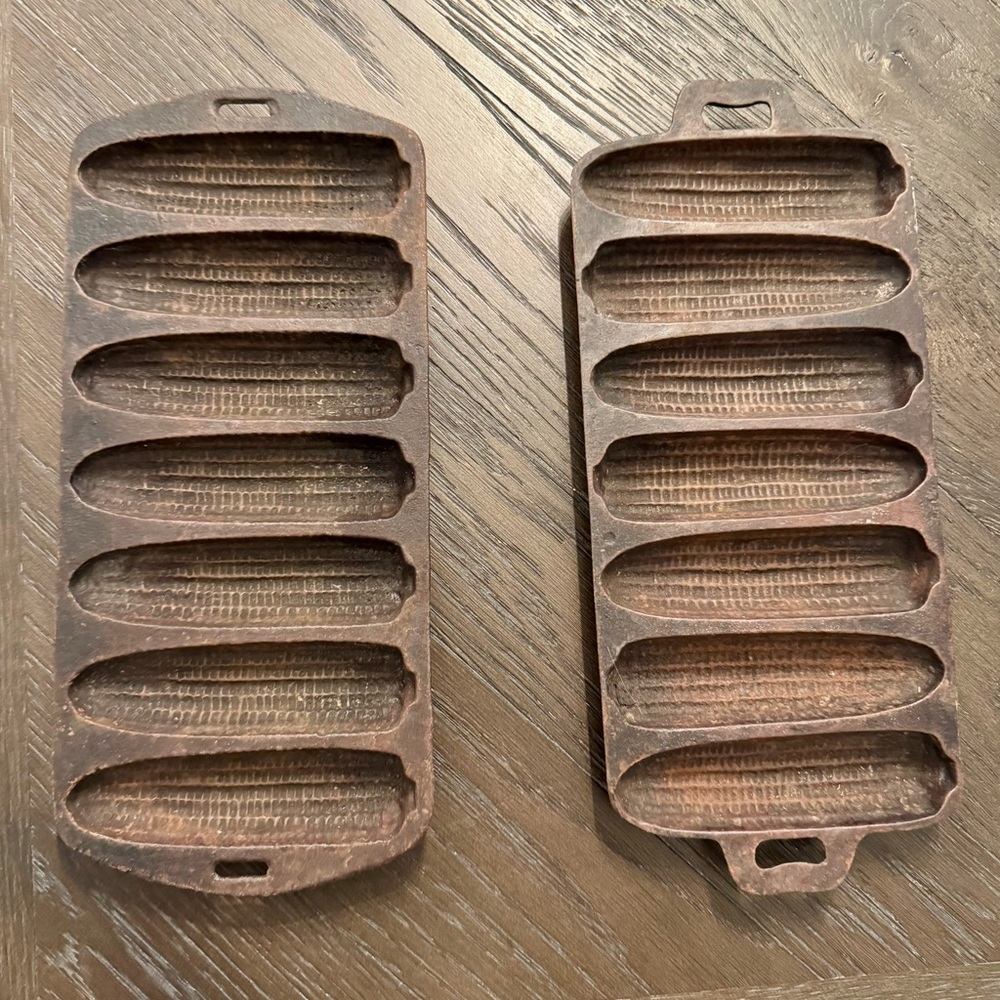 Vintage Lodge Cast Iron Cornbread Pan. Corn shaped Stick Pan Kitchen Bakeware